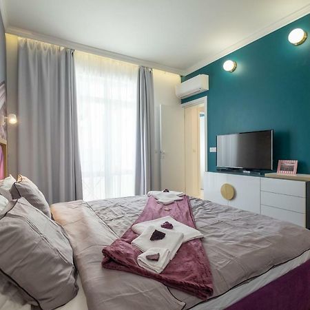 Vitosha Blvd 3-Bedroom, 2-Bathroom Lux Suite Sofya Dış mekan fotoğraf