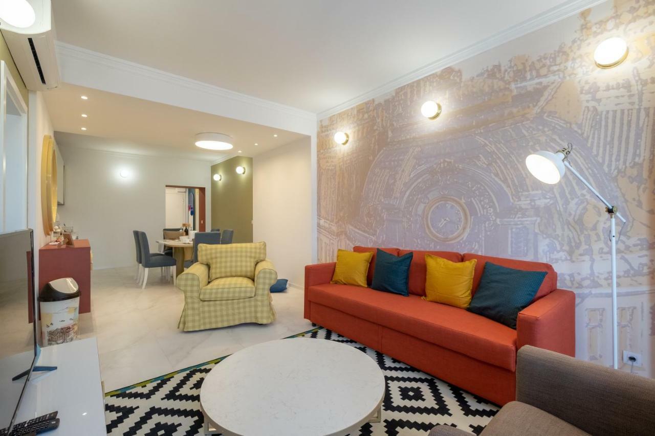 Vitosha Blvd 3-Bedroom, 2-Bathroom Lux Suite Sofya Dış mekan fotoğraf
