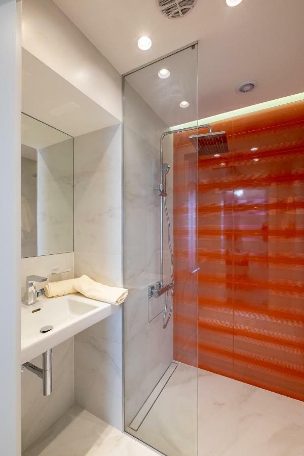 Vitosha Blvd 3-Bedroom, 2-Bathroom Lux Suite Sofya Dış mekan fotoğraf