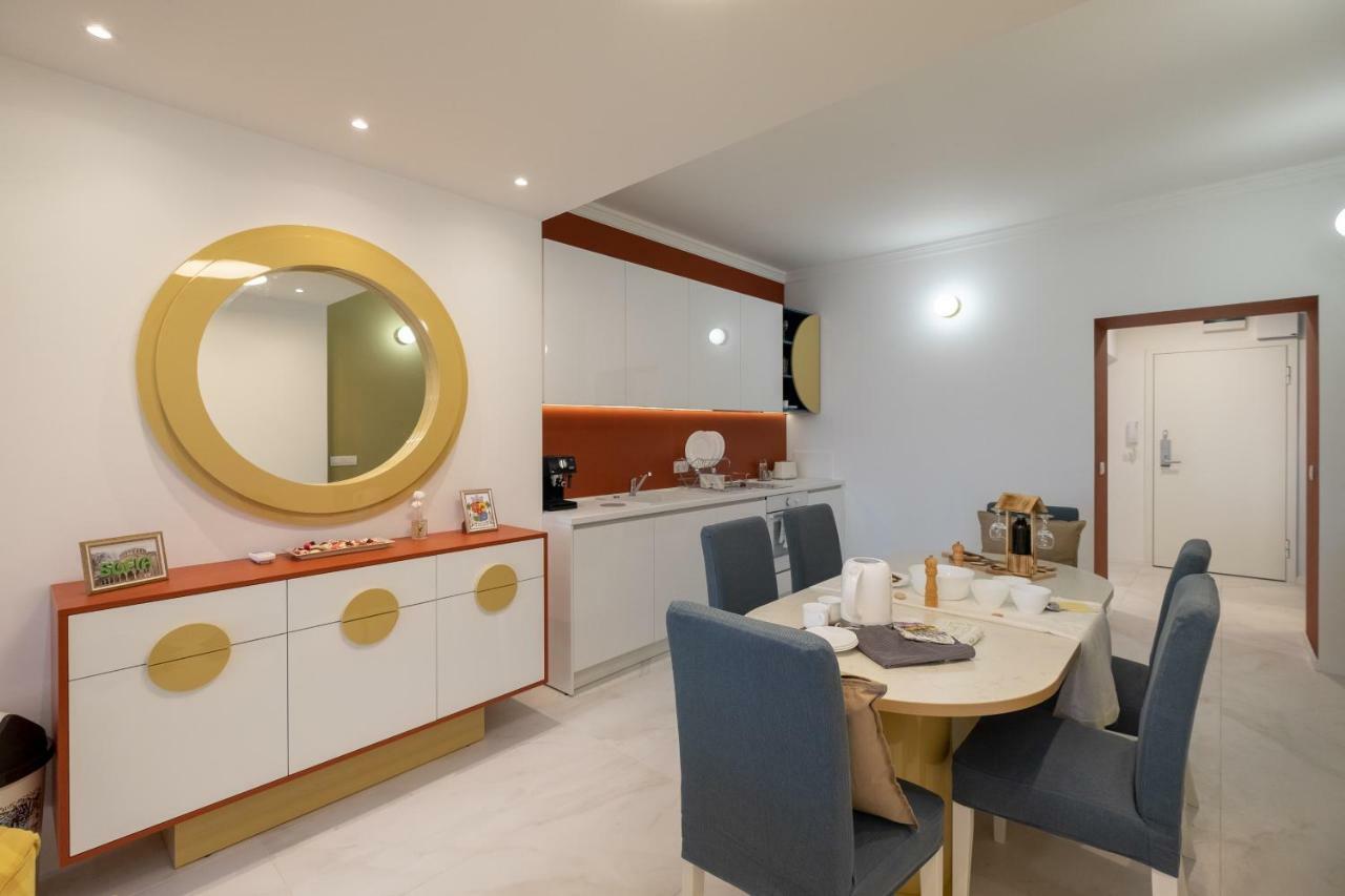 Vitosha Blvd 3-Bedroom, 2-Bathroom Lux Suite Sofya Dış mekan fotoğraf