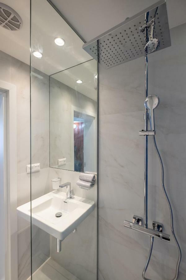Vitosha Blvd 3-Bedroom, 2-Bathroom Lux Suite Sofya Dış mekan fotoğraf